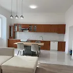 Luna Core Pula