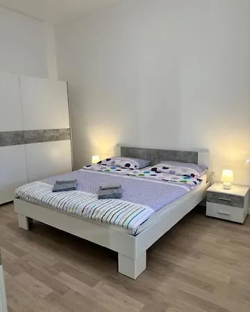 Luna Core Διαμέρισμα Πούλα