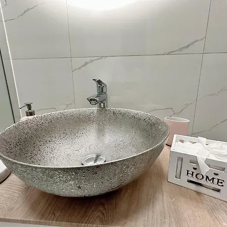 Luna Core Apartment *
